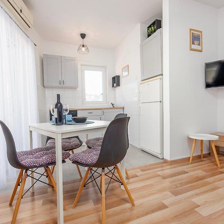 Apartman Iva Novalja Exterior foto